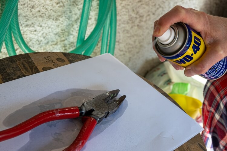 handy uses for wd-40